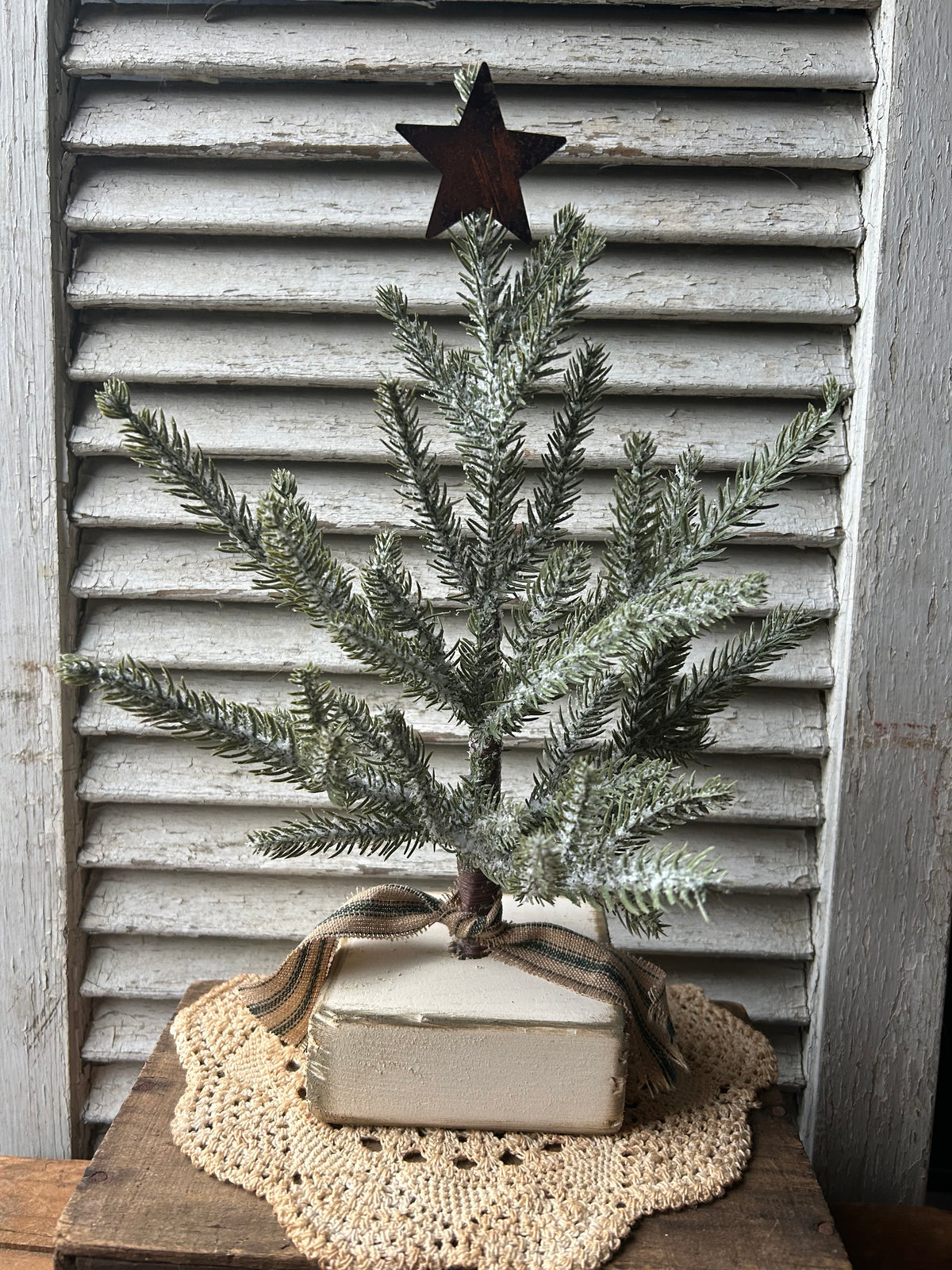 charlie brown green bow tree