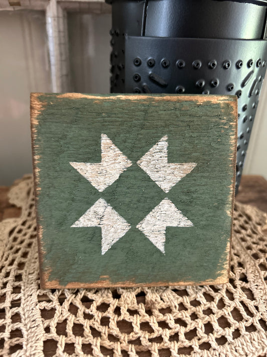 Green quilt block