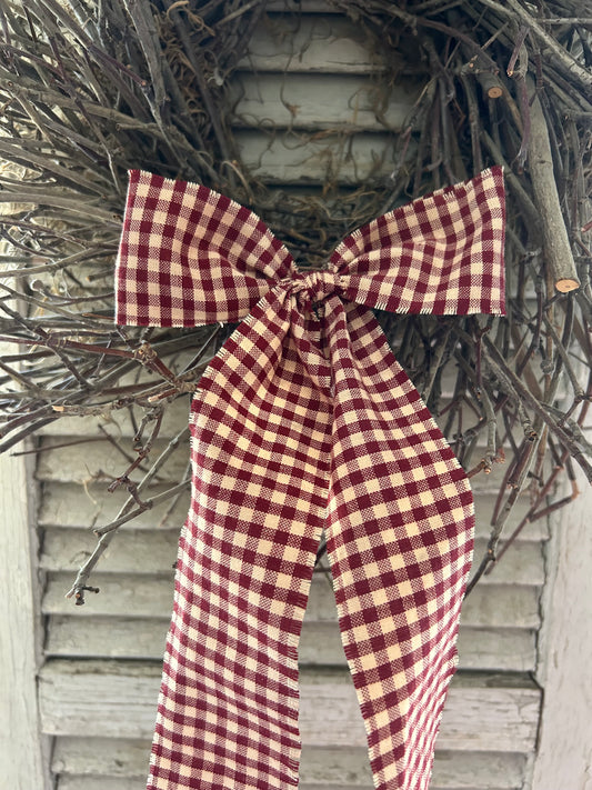 Checkered bow with detachable clip