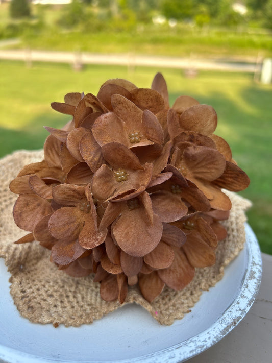 Grungy cinnamon Flowers