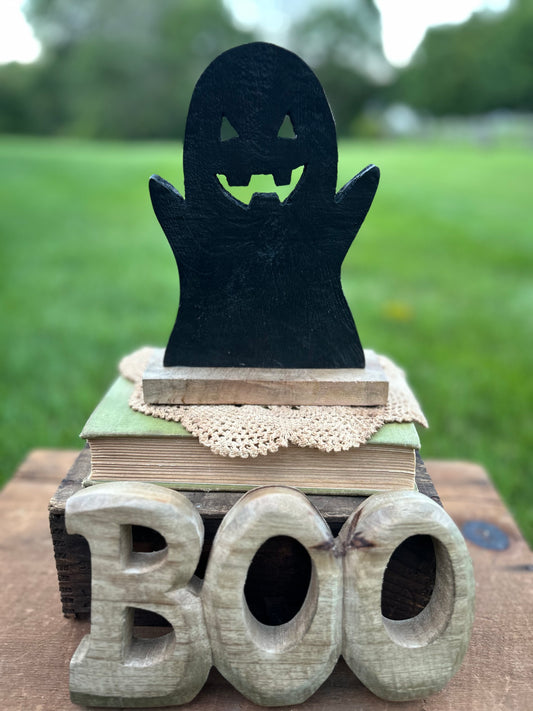 wooden ghost  (boo sign sold not included)