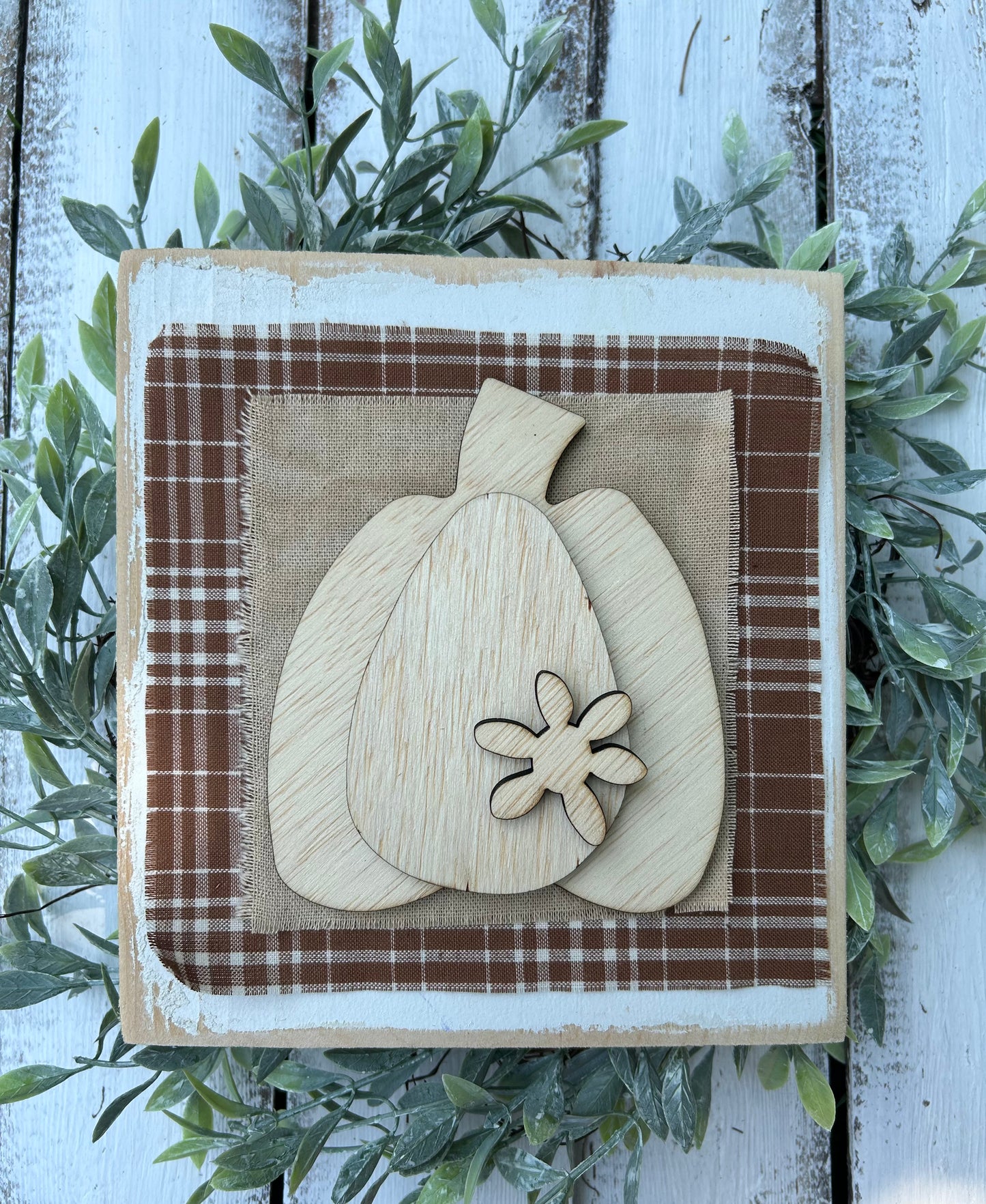 Brown Pumpkin Shelf Sitter Kit